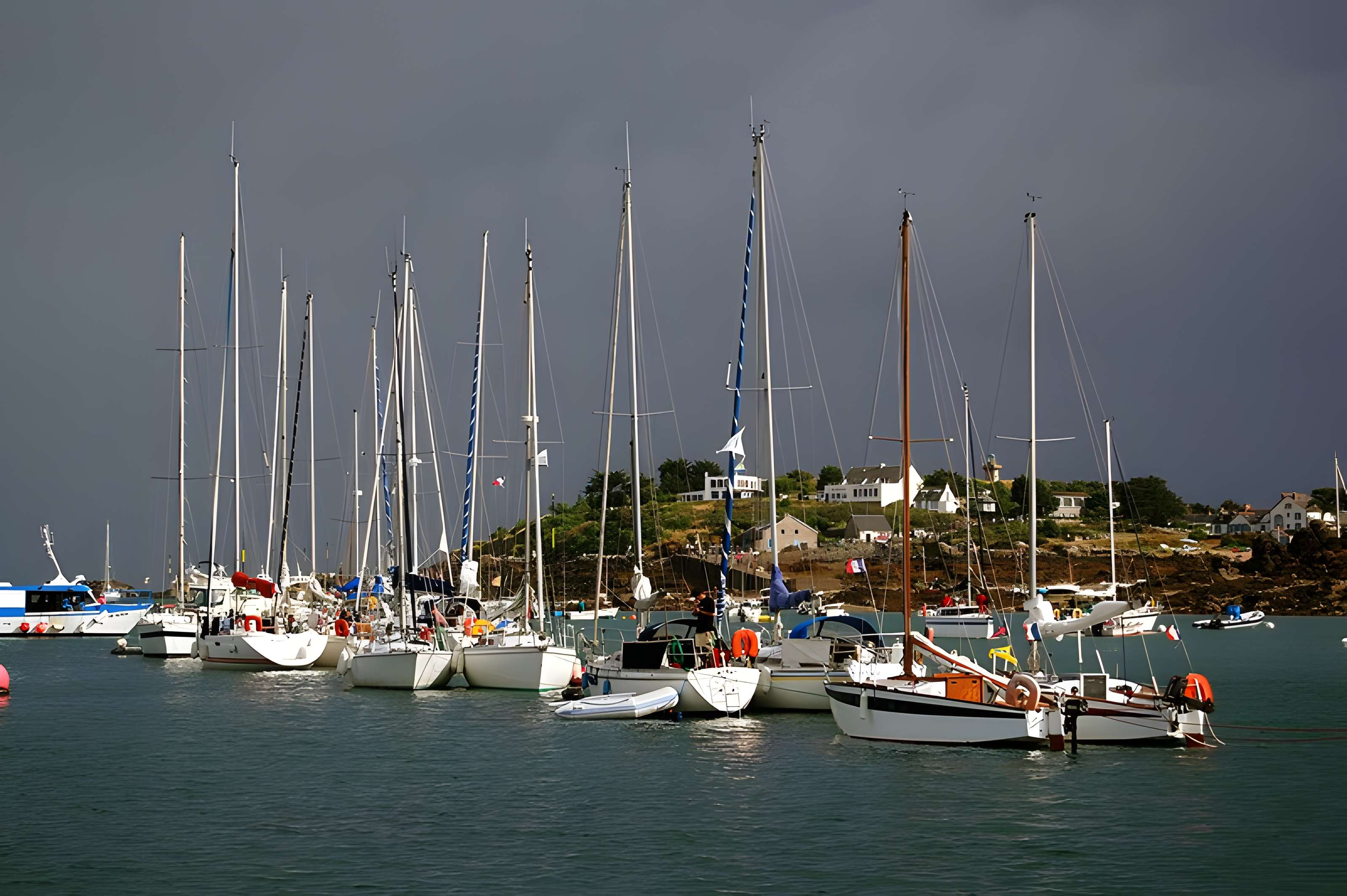 Phare de Chausey (ou phare des îles Chausey)