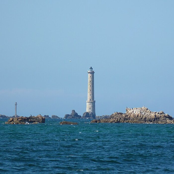 Photo de Phare des Héaux-de-Bréhat, situé en Manche, au large de Pleubian