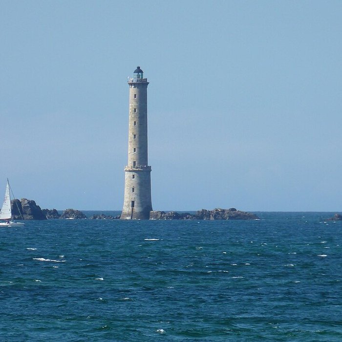 Photo de Phare des Héaux-de-Bréhat, situé en Manche, au large de Pleubian