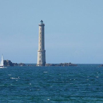 Phare des Héaux-de-Bréhat, situé en Manche, au large de Pleubian
