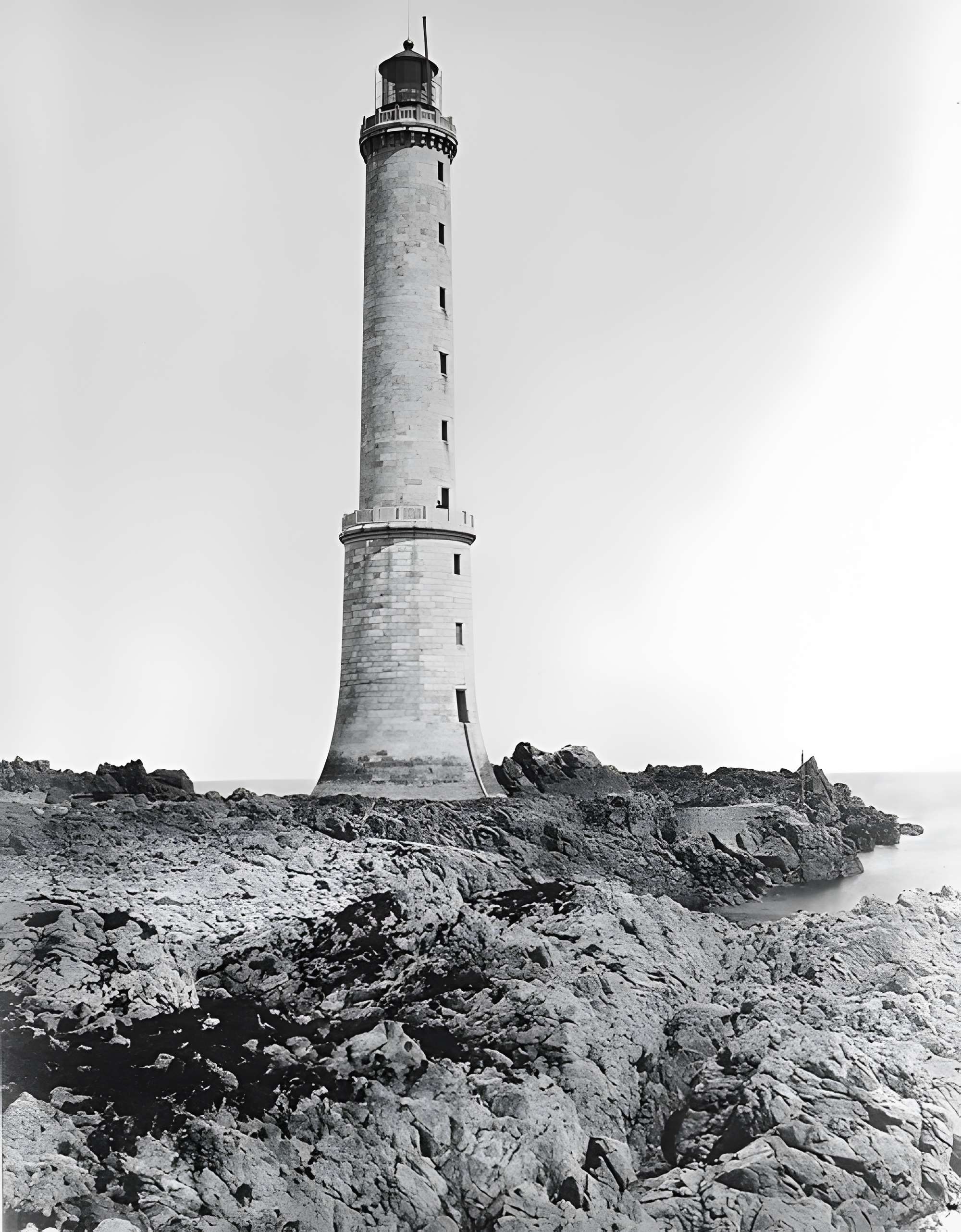Phare des Héaux-de-Bréhat, situé en Manche, au large de Pleubian
