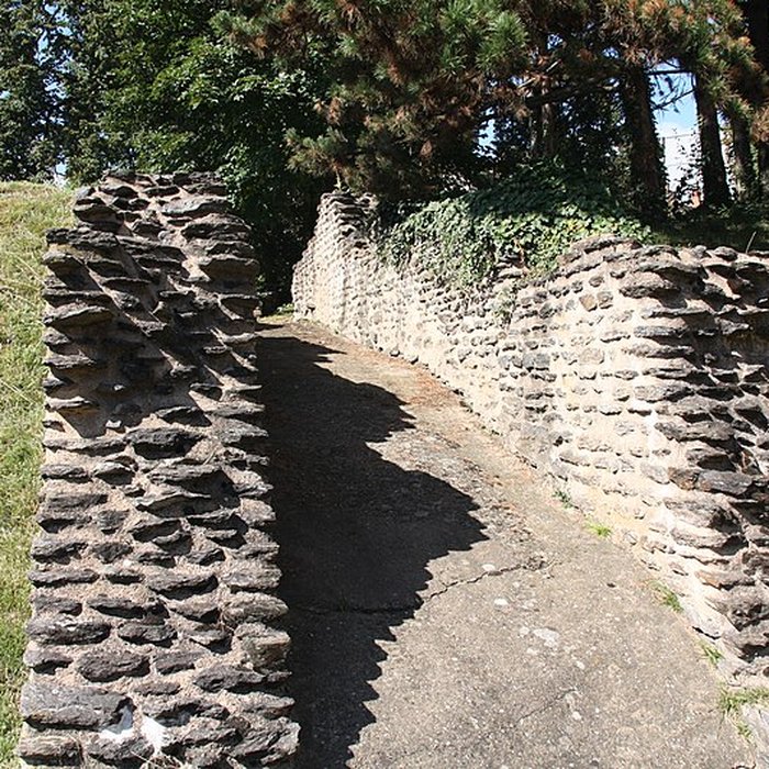 Photo de Amphithéâtre fédéral romain des Trois Gaules