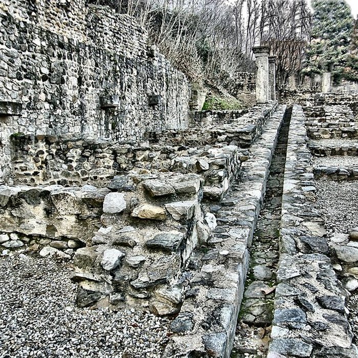 Photo de Amphithéâtre fédéral romain des Trois Gaules