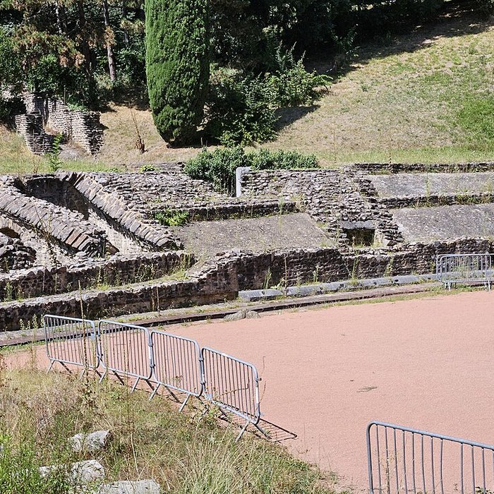 Photo de Amphithéâtre fédéral romain des Trois Gaules