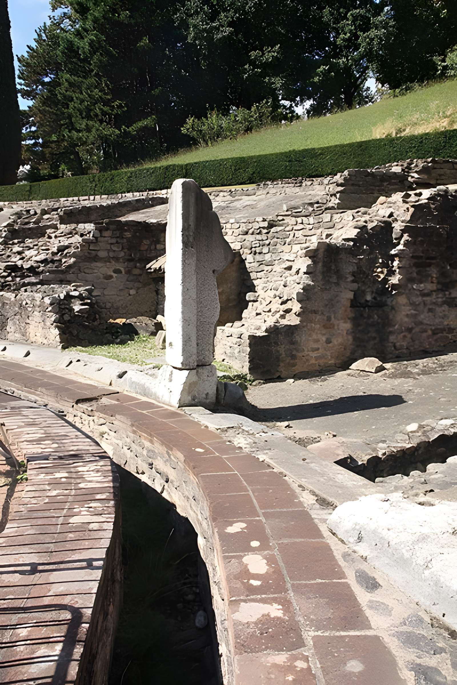 Amphithéâtre fédéral romain des Trois Gaules