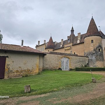Château de Gatellier également sur commune de Charlieu