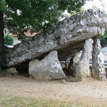 Pierre levée de Poitiers