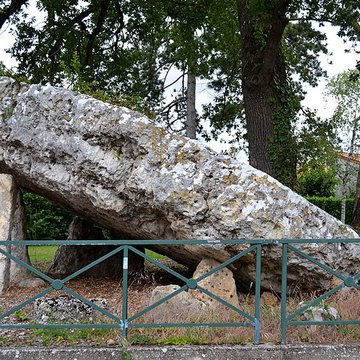 Pierre levée de Poitiers