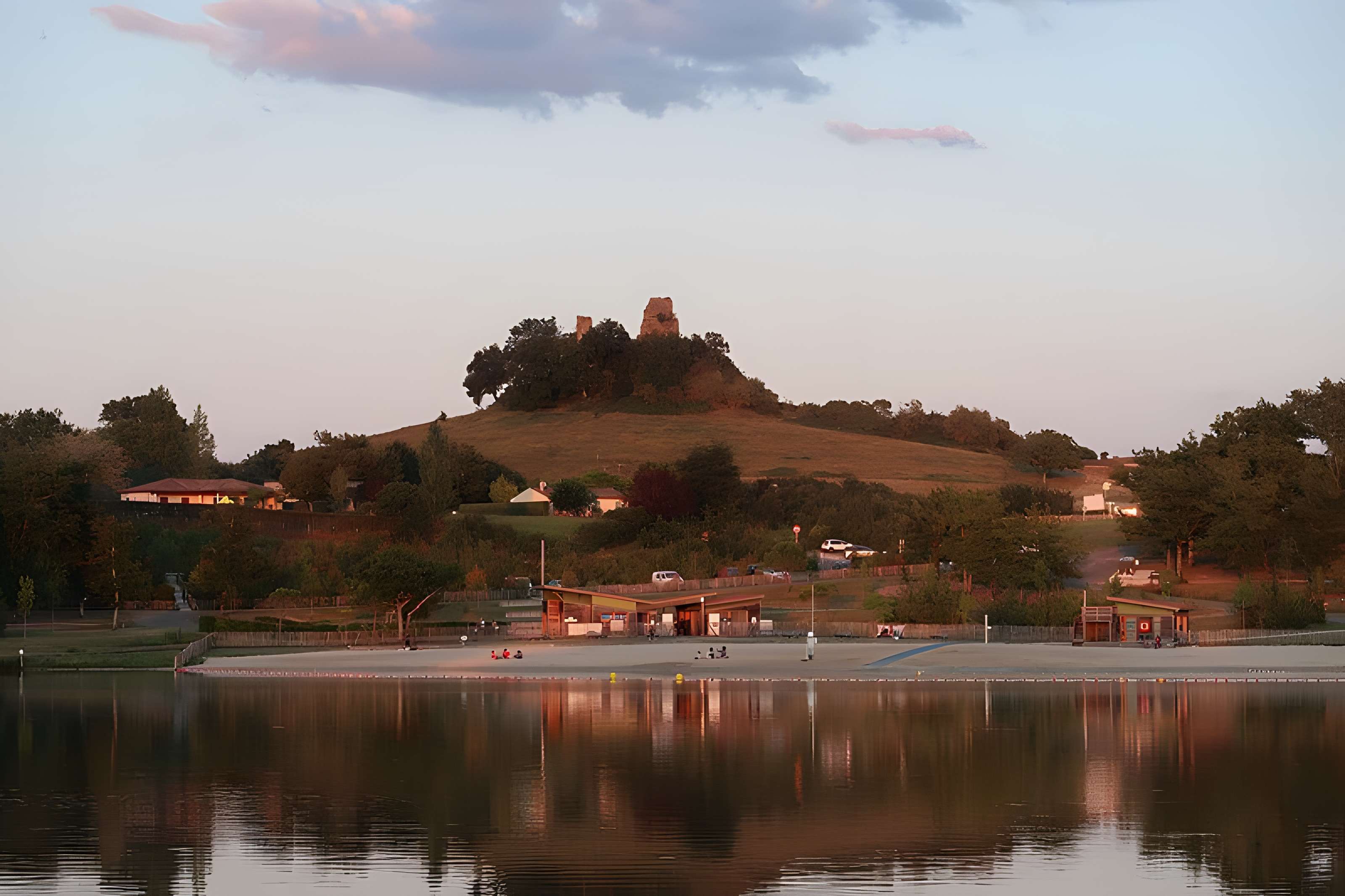 Ruines du château de Gurcon
