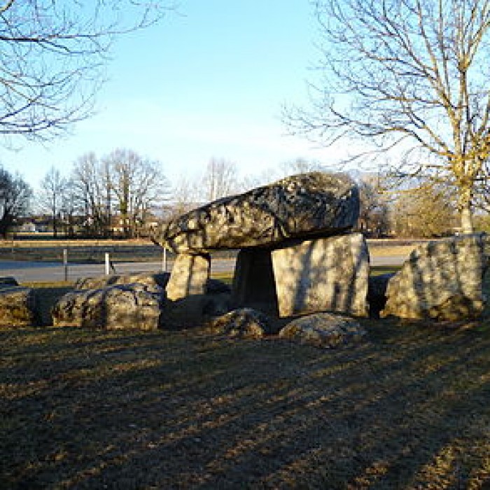 Photo de Dolmen dit La-Pierre-aux-Fées