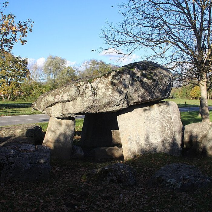 Photo de Dolmen dit La-Pierre-aux-Fées