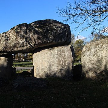 Dolmen dit La-Pierre-aux-Fées
