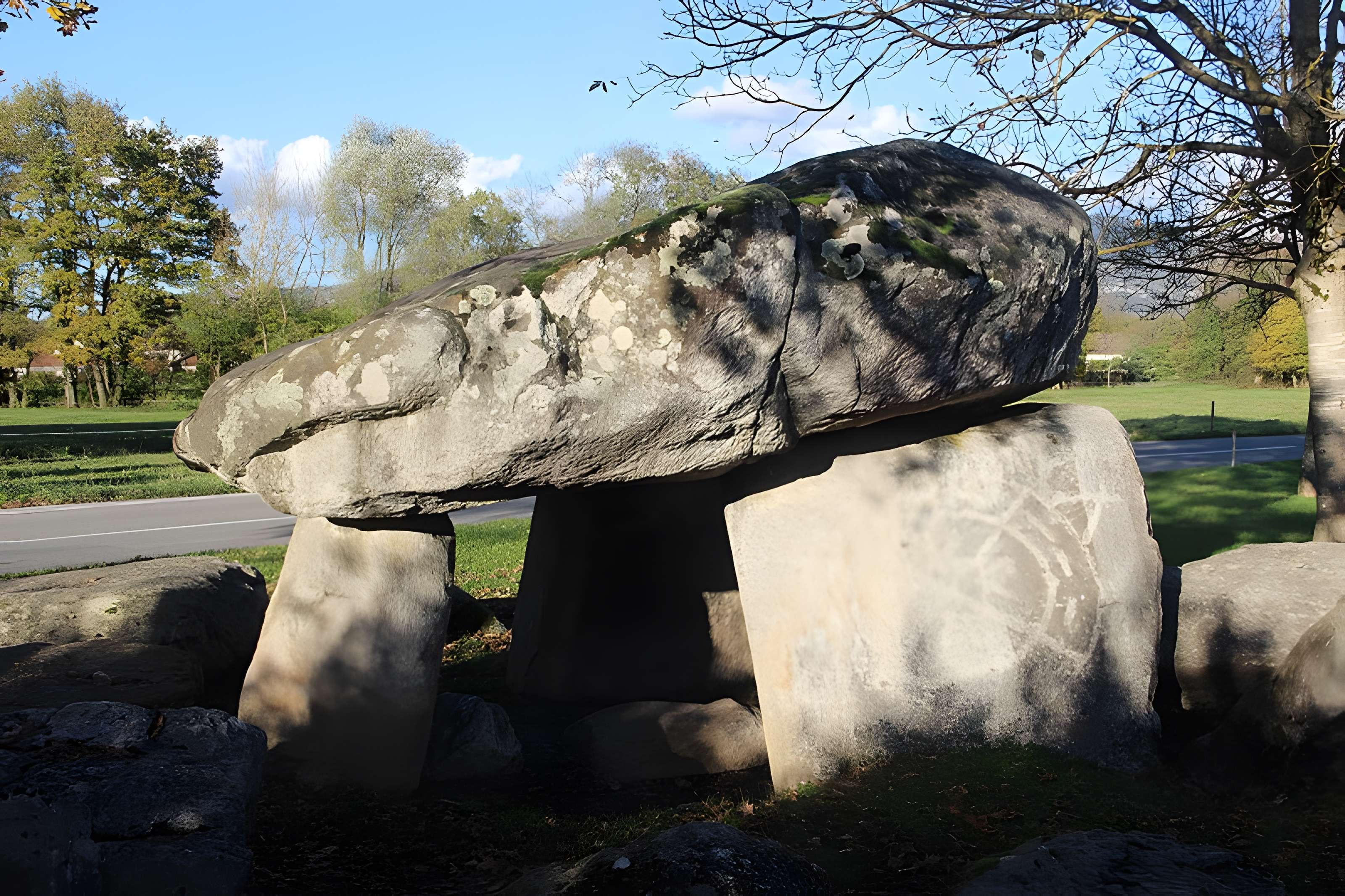 Dolmen dit La-Pierre-aux-Fées