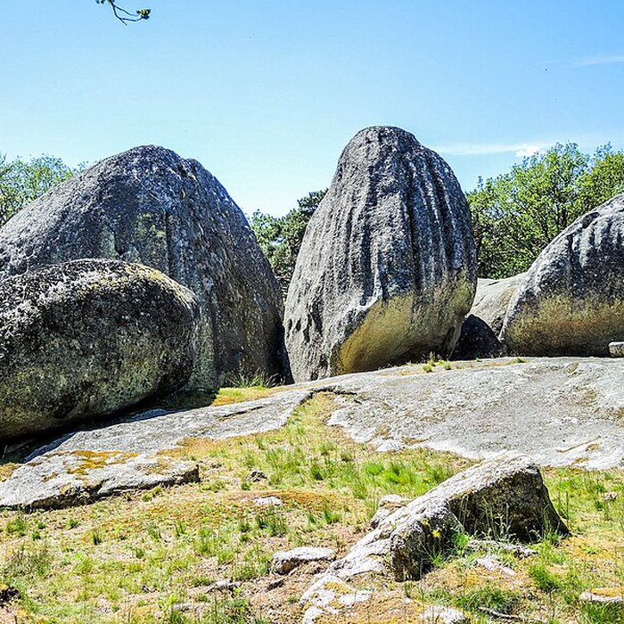 Photo de Pierres Jaumâtres de Toulx-Sainte-Croix