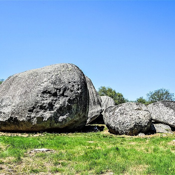 Photo de Pierres Jaumâtres de Toulx-Sainte-Croix