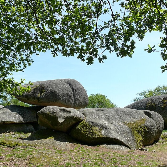 Photo de Pierres Jaumâtres de Toulx-Sainte-Croix
