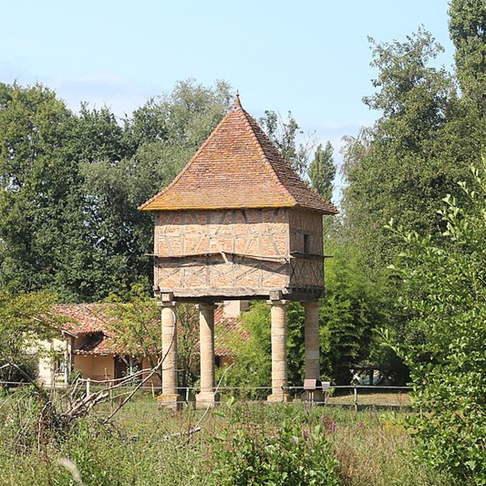 Photo de Pigeonnier du Moulin-Grand à Perrex