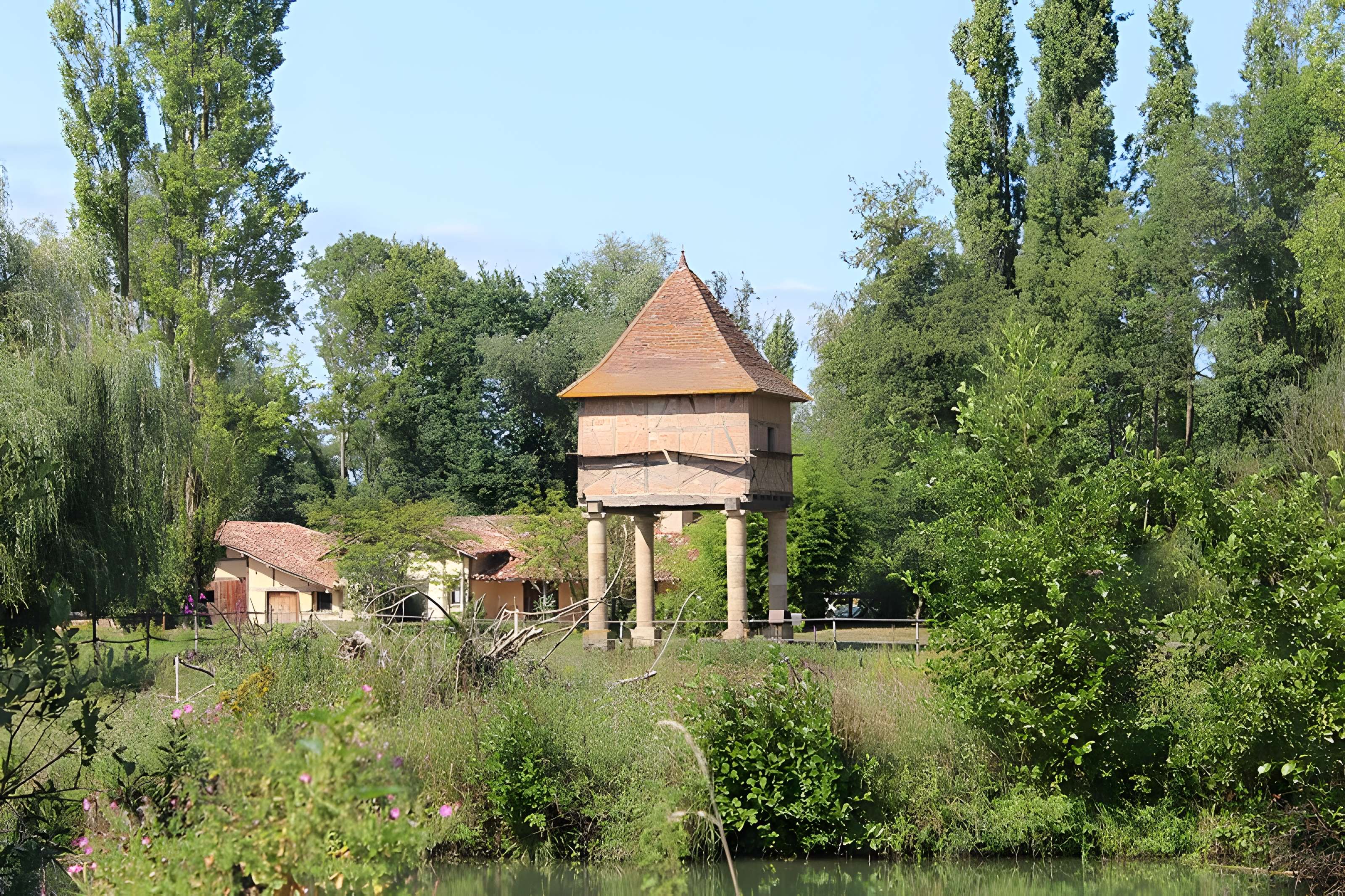 Pigeonnier du Moulin-Grand à Perrex