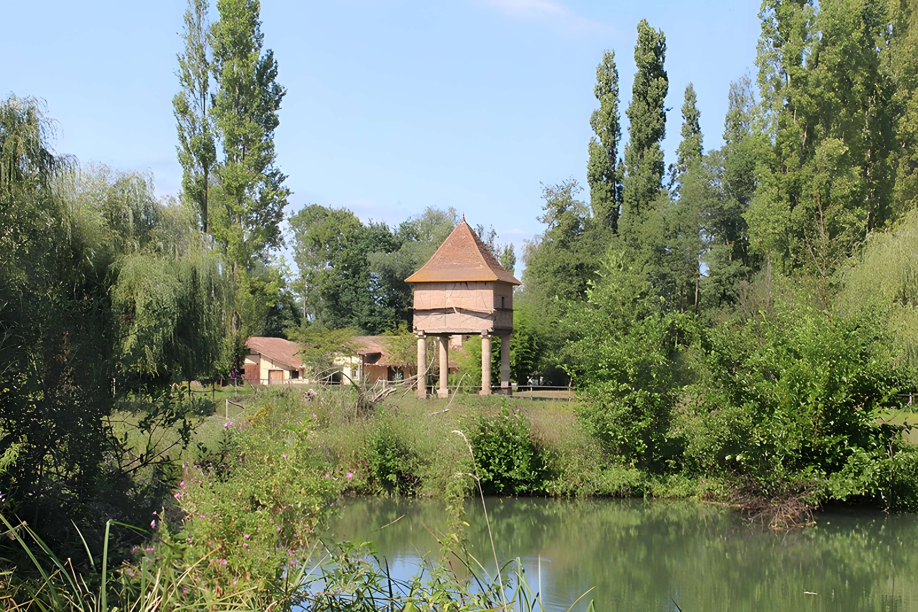 Pigeonnier du Moulin-Grand à Perrex