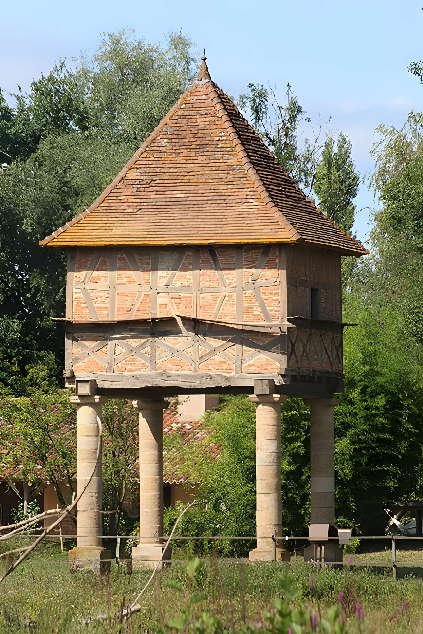 Pigeonnier du Moulin-Grand à Perrex