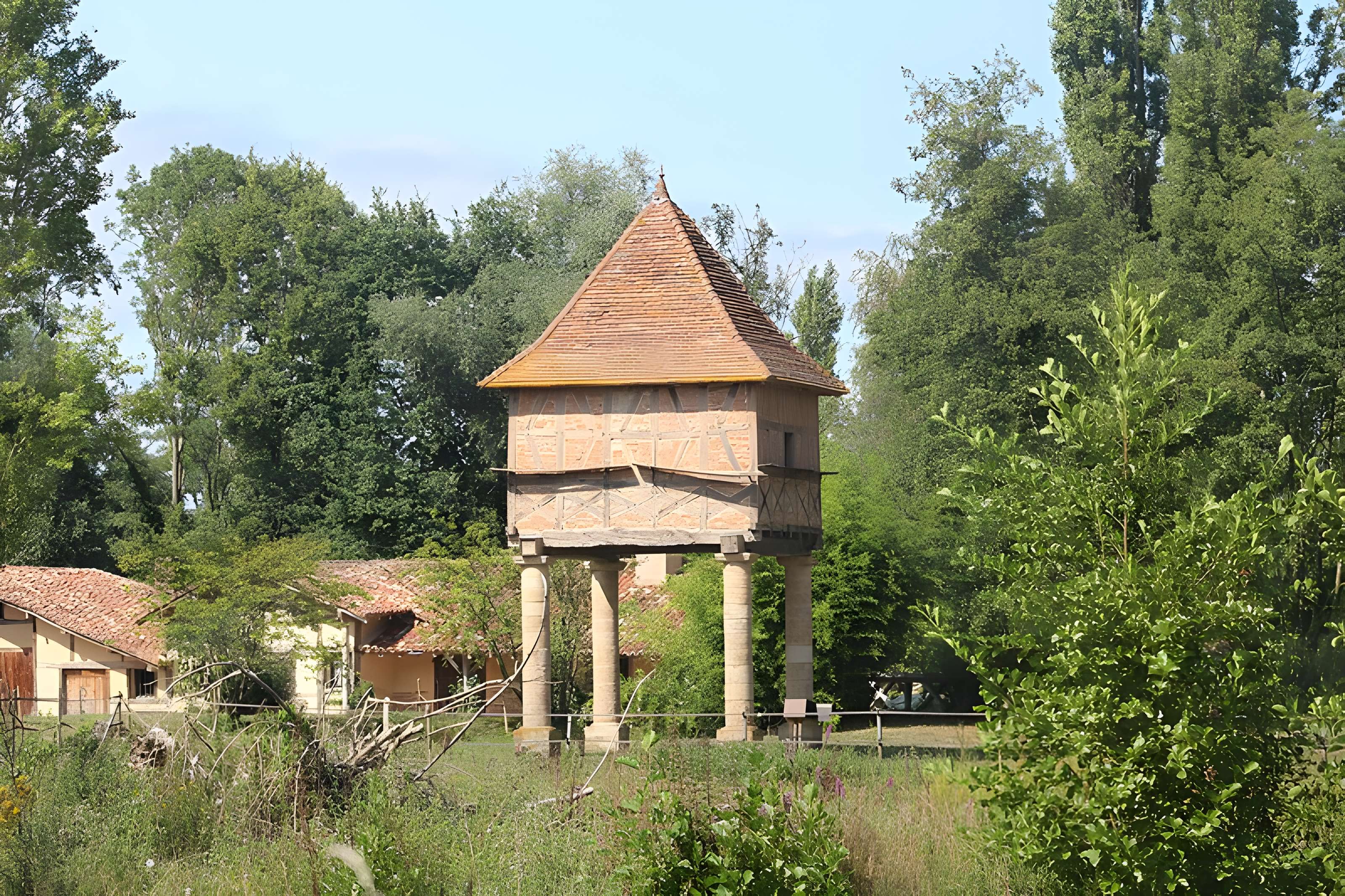 Pigeonnier du Moulin-Grand à Perrex