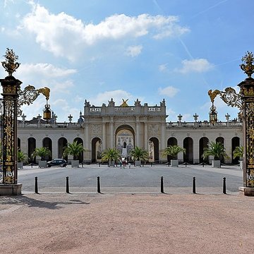 Ensemble formé par la place Stanislas, la rue Héré et la place de la Carrière