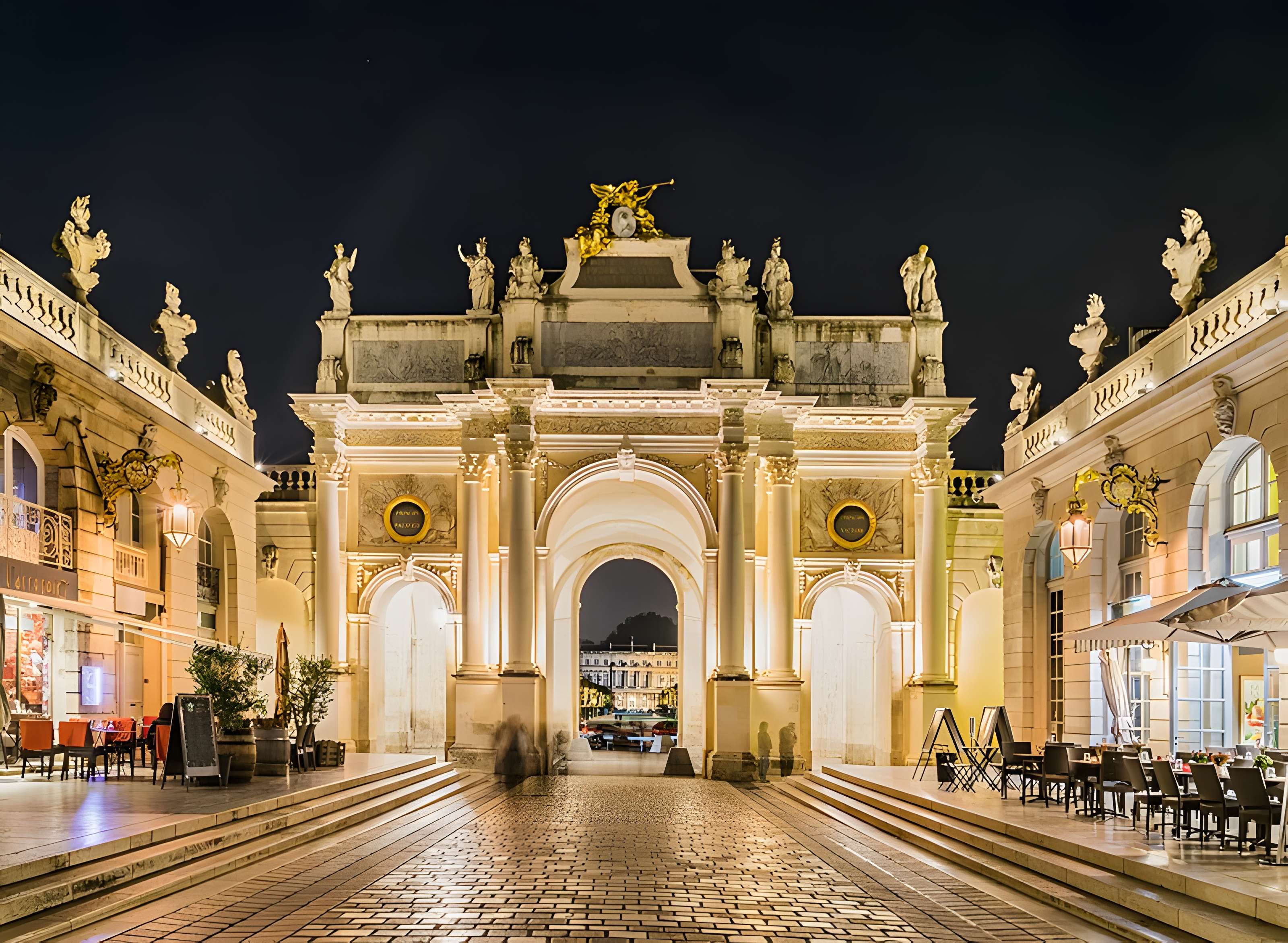 Ensemble formé par la place Stanislas, la rue Héré et la place de la Carrière