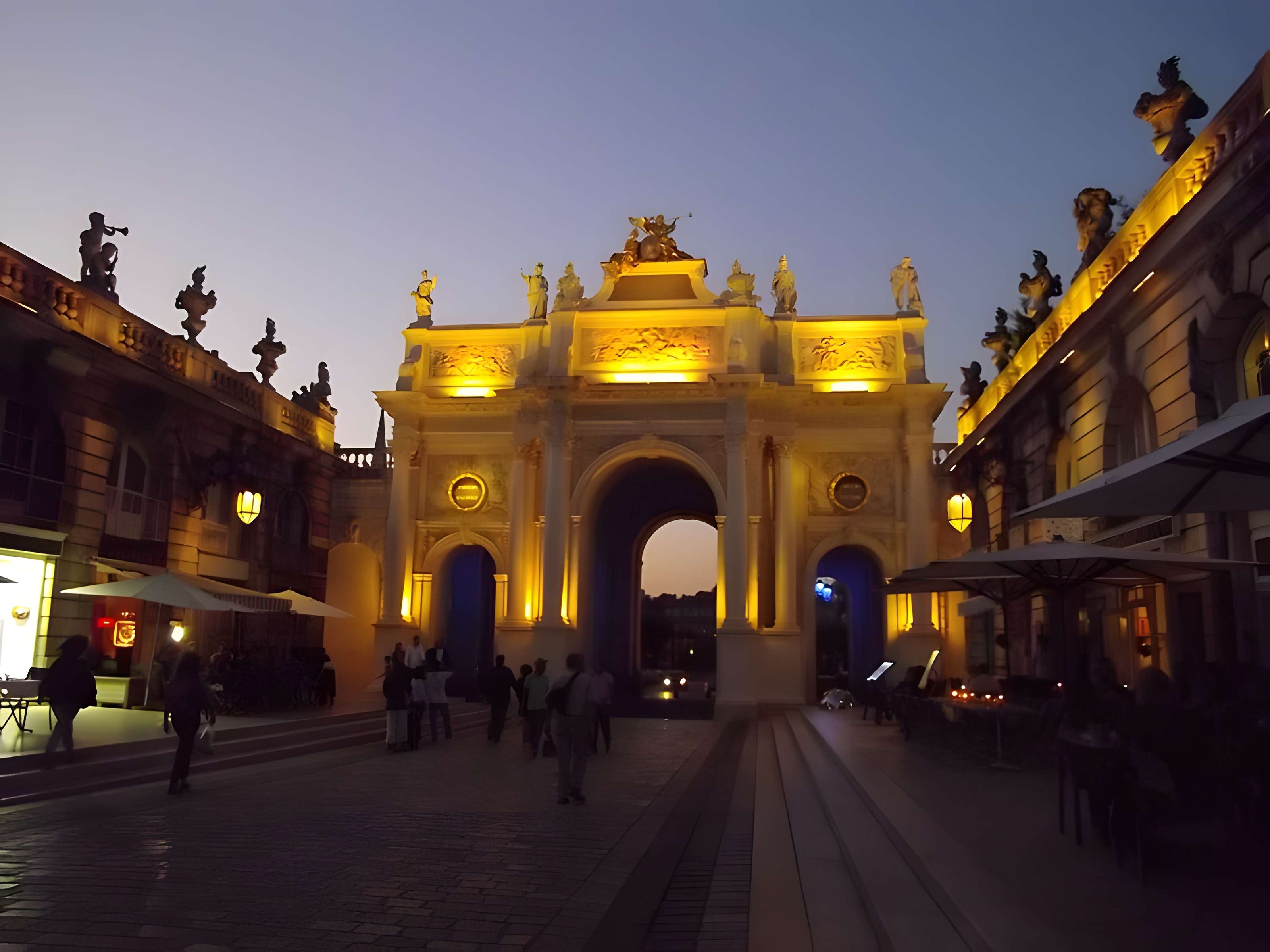 Ensemble formé par la place Stanislas, la rue Héré et la place de la Carrière