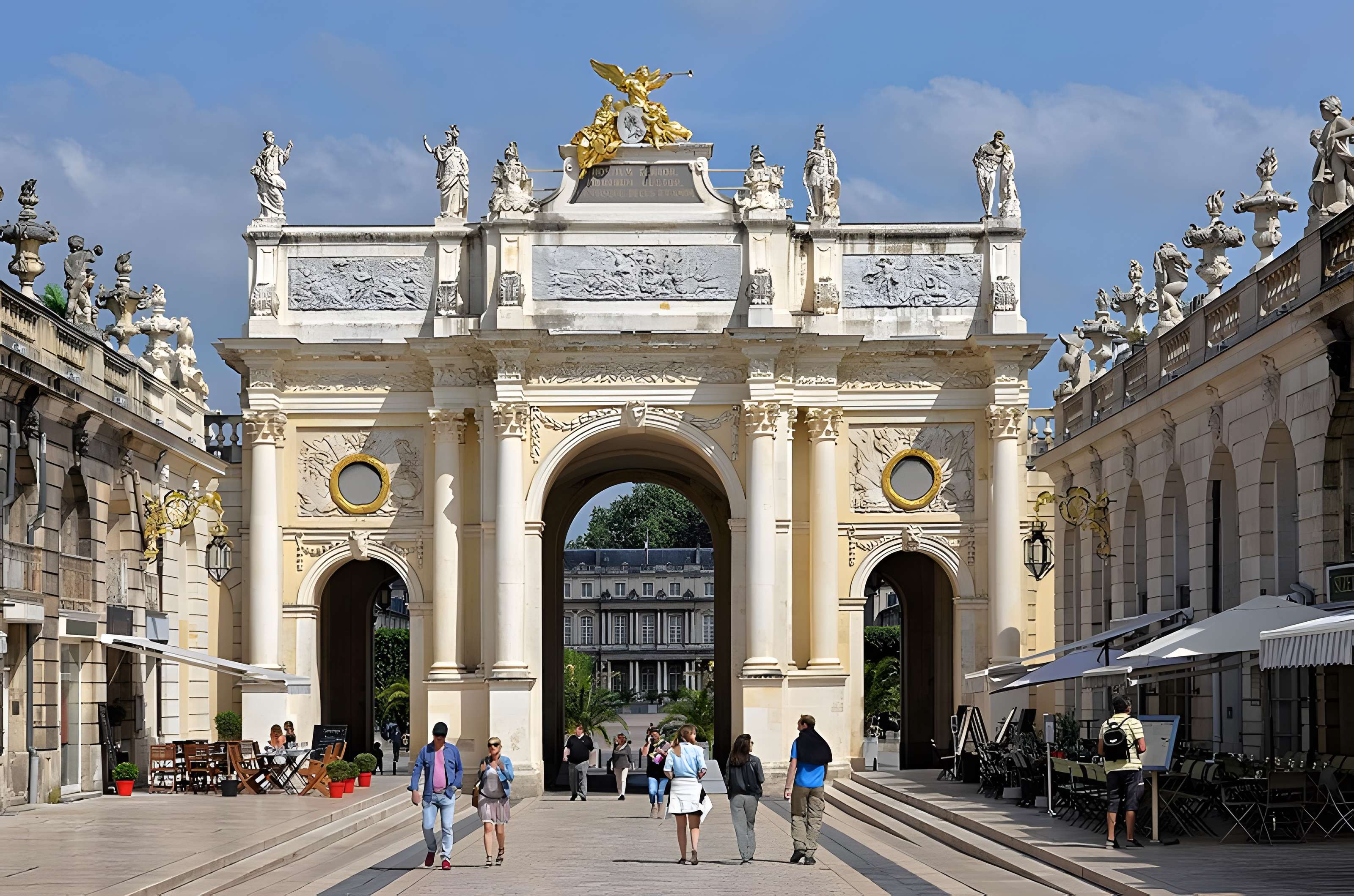 Ensemble formé par la place Stanislas, la rue Héré et la place de la Carrière