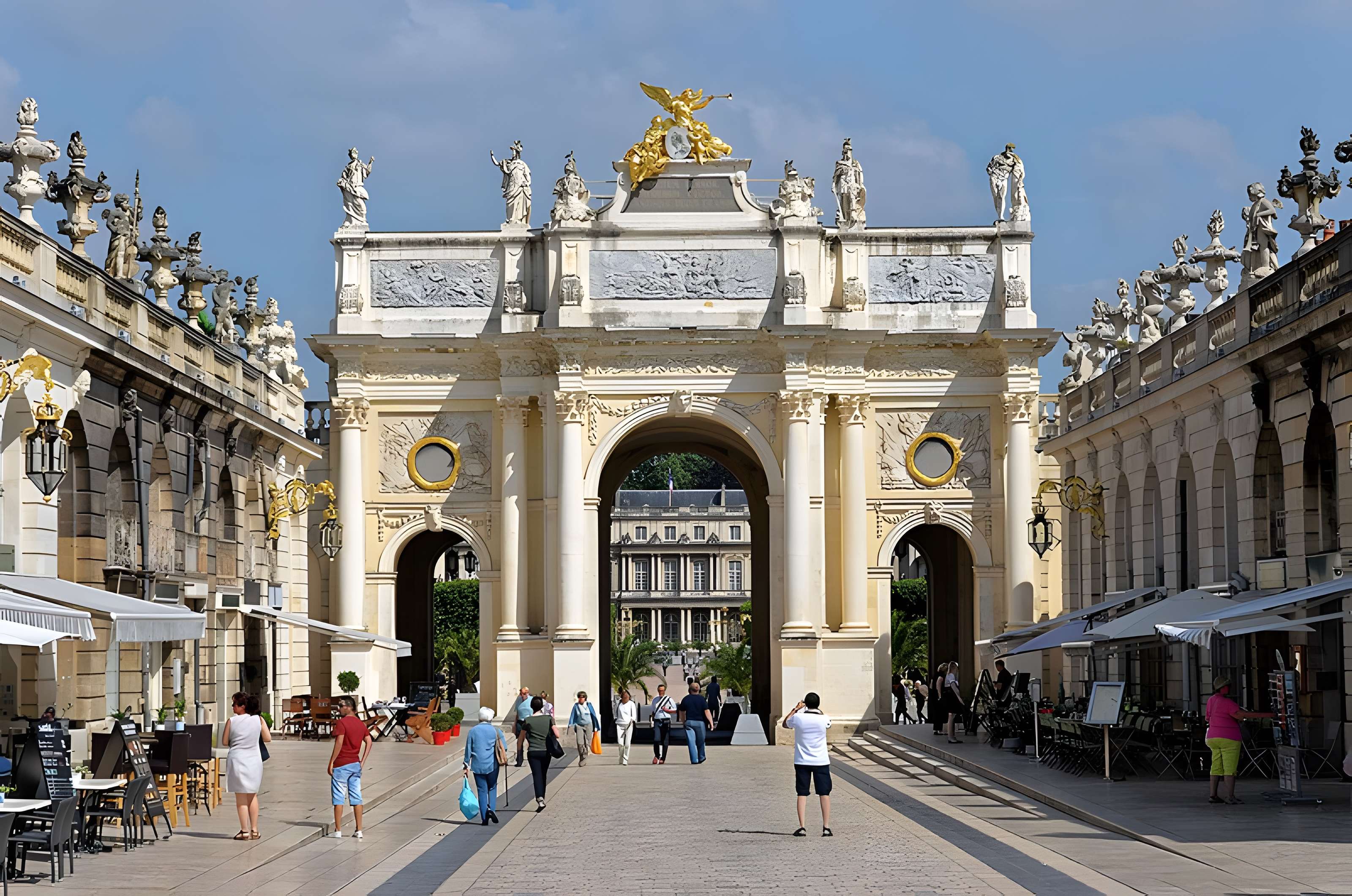 Ensemble formé par la place Stanislas, la rue Héré et la place de la Carrière
