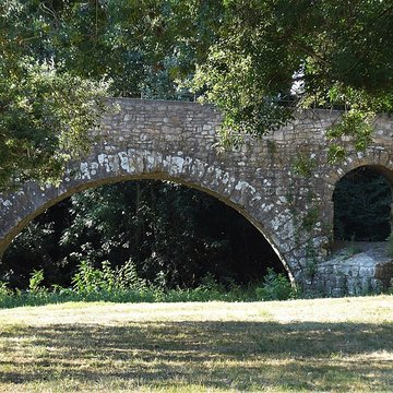 Pont Charles-Martel sur la Cèze à La Roque-sur-Cèze