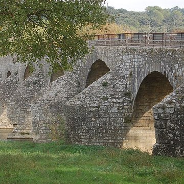 Pont Charles-Martel sur la Cèze à La Roque-sur-Cèze
