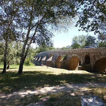 Pont Charles-Martel sur la Cèze à La Roque-sur-Cèze