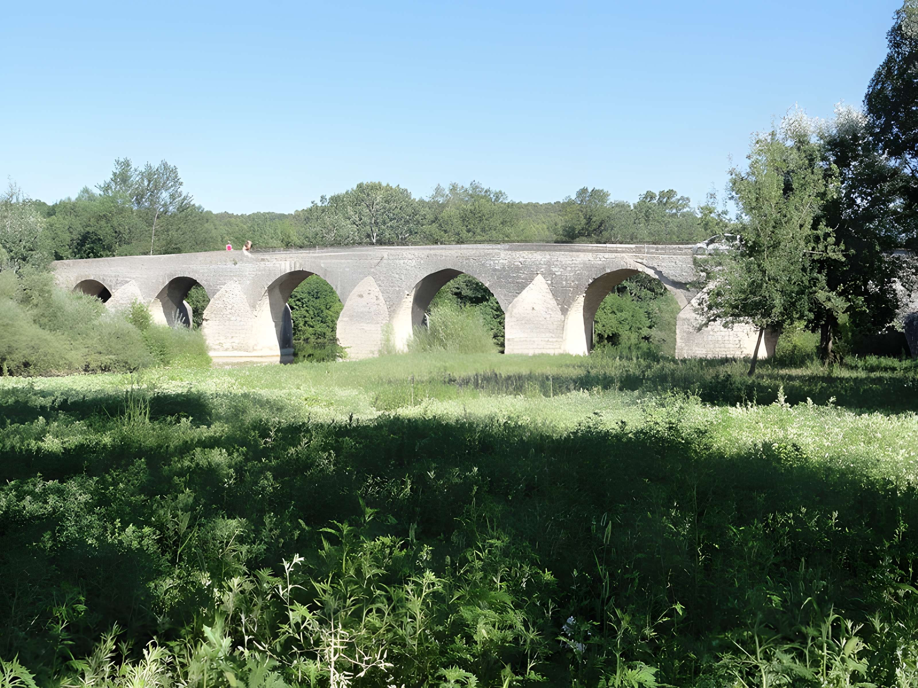Pont Charles-Martel sur la Cèze à La Roque-sur-Cèze