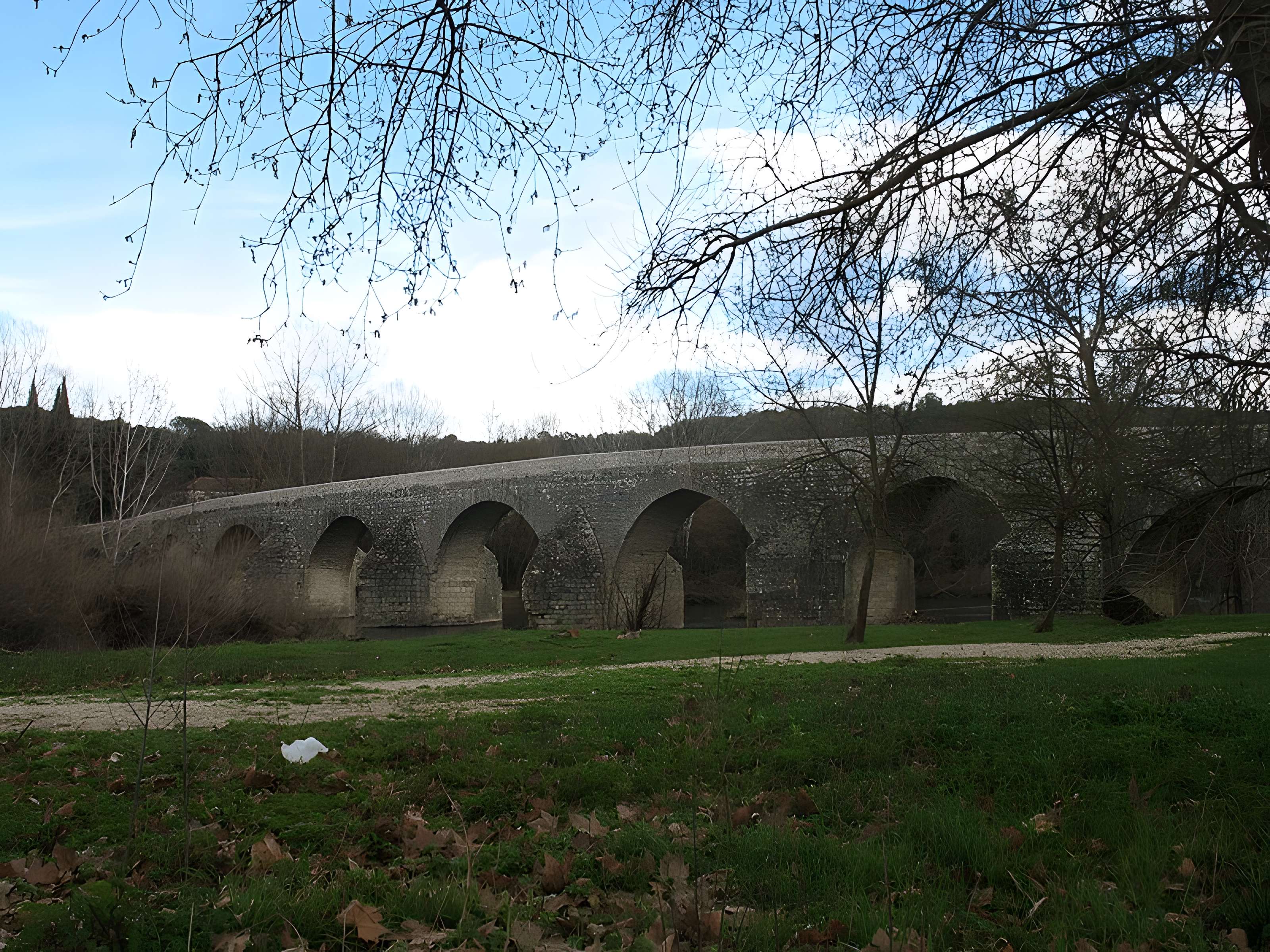 Pont Charles-Martel sur la Cèze à La Roque-sur-Cèze