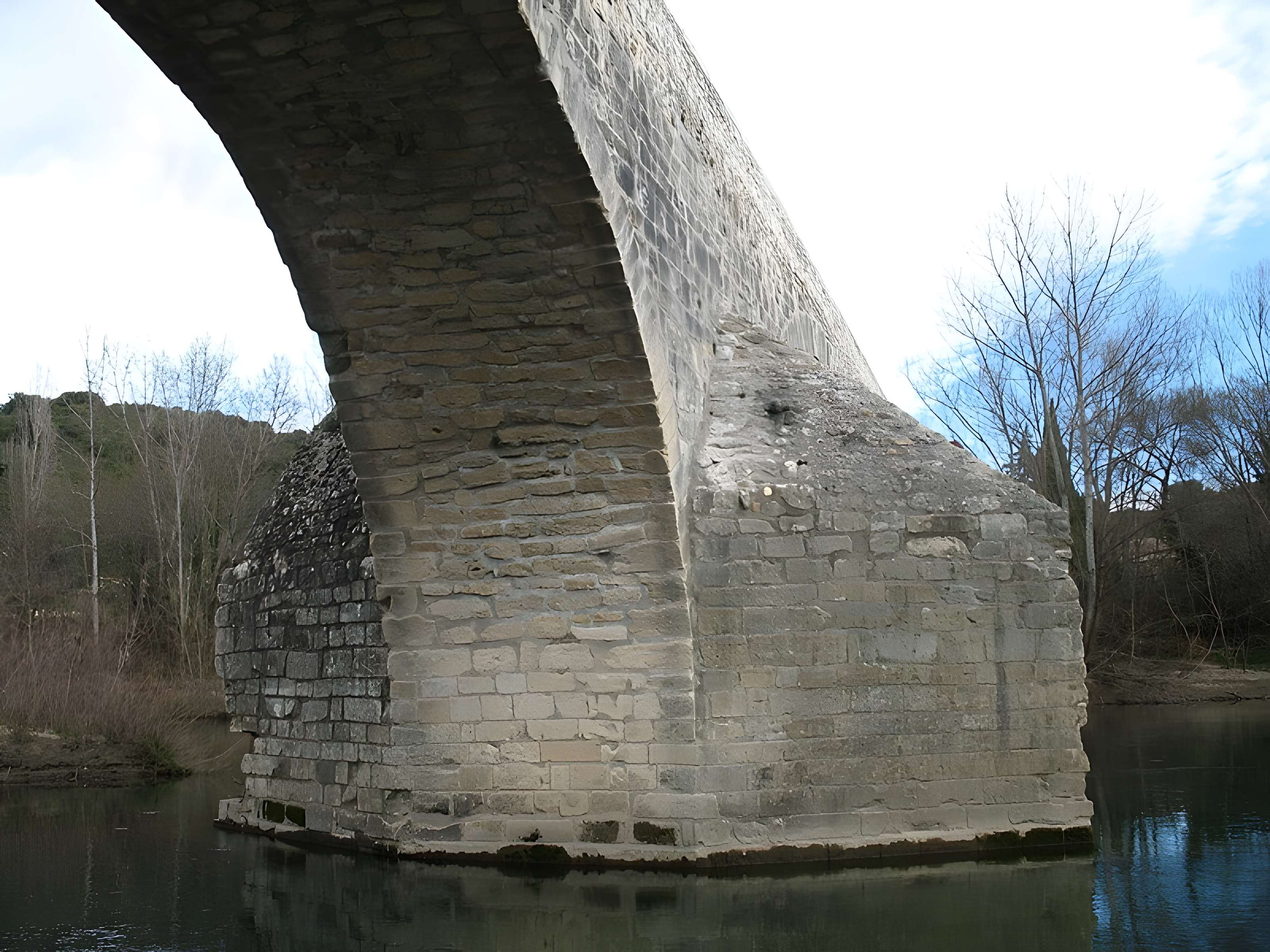 Pont Charles-Martel sur la Cèze à La Roque-sur-Cèze