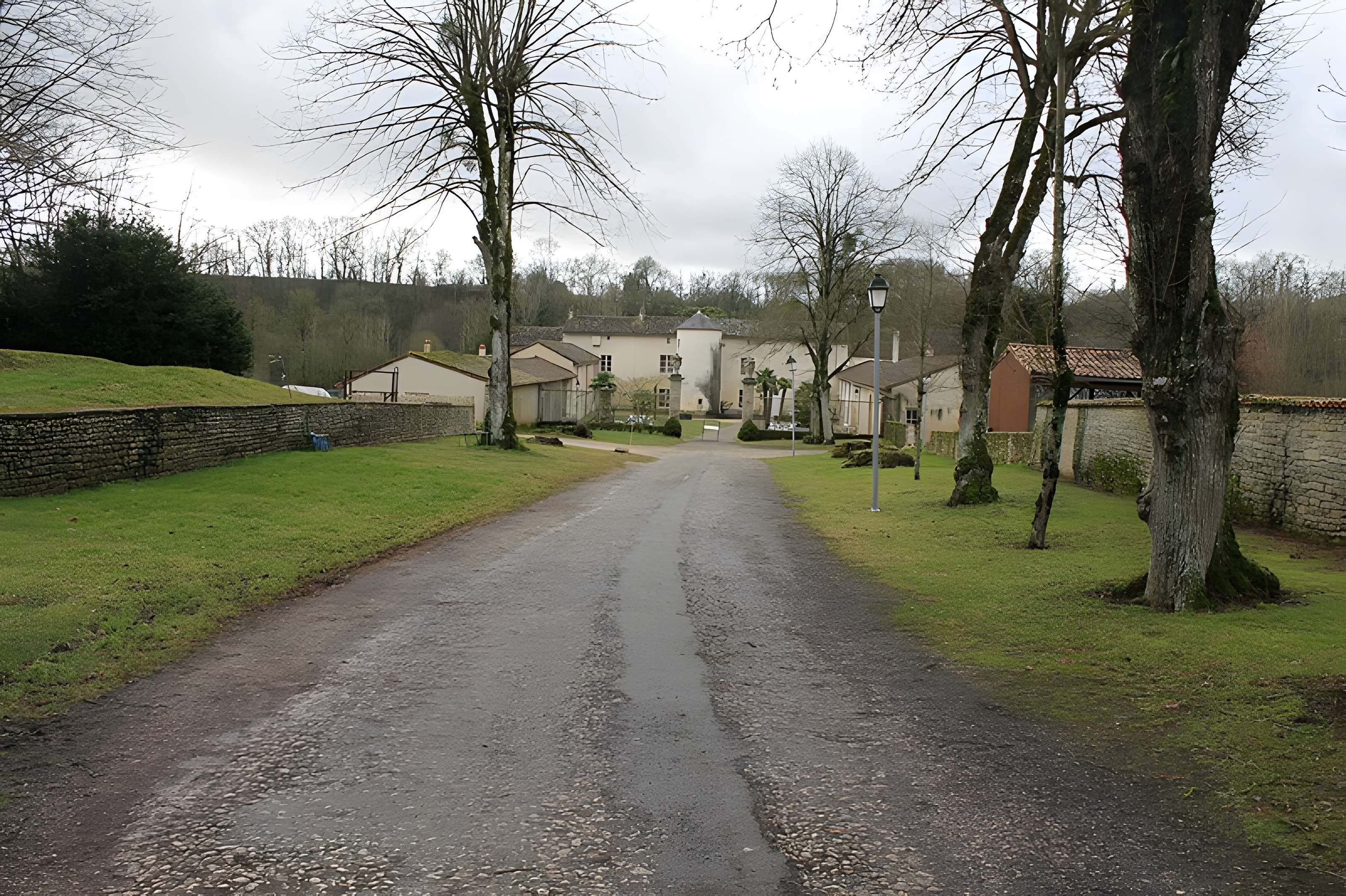 Château de la Cour à Jazeneuil