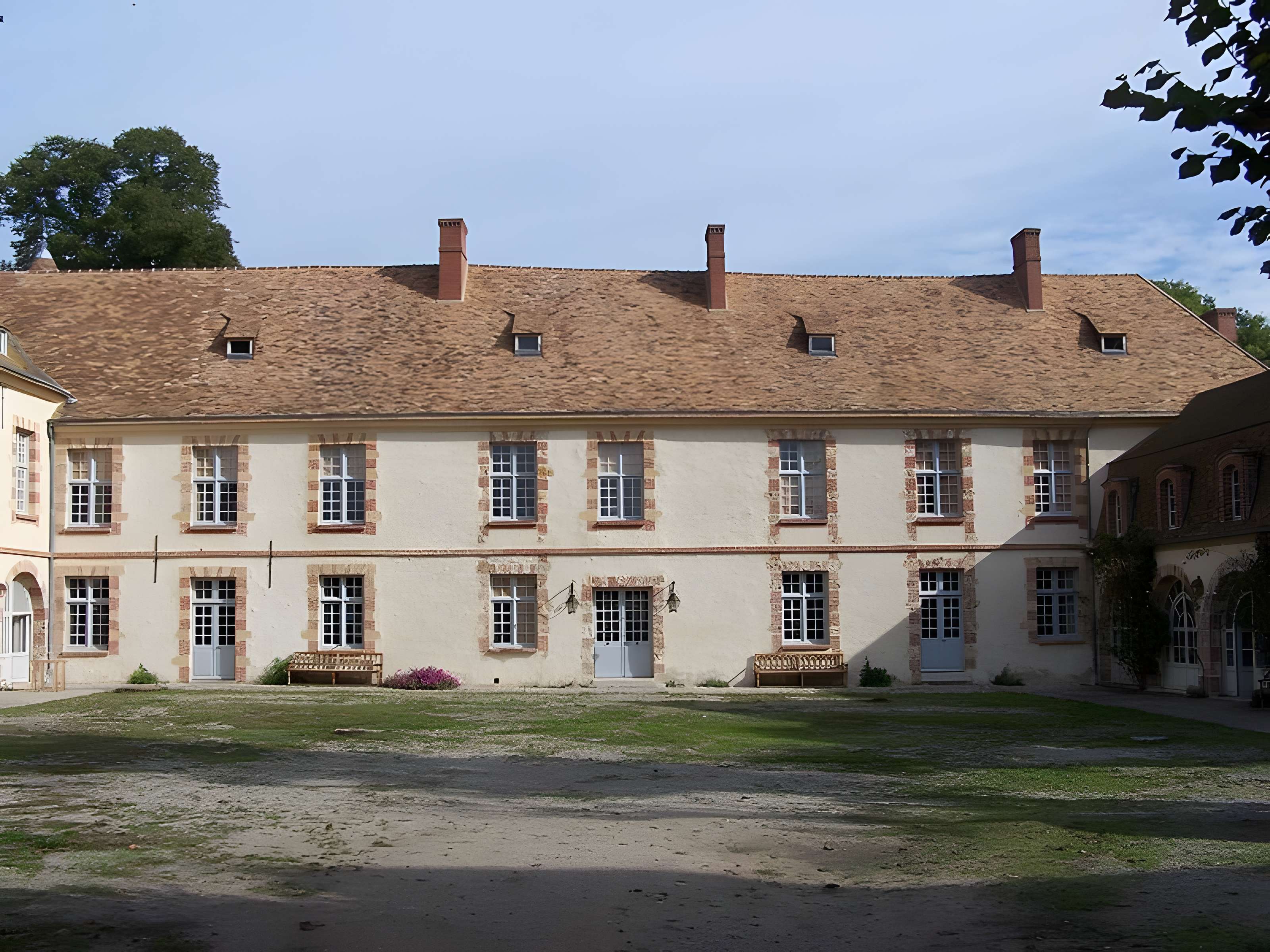Château de la Cour-Senlisse 