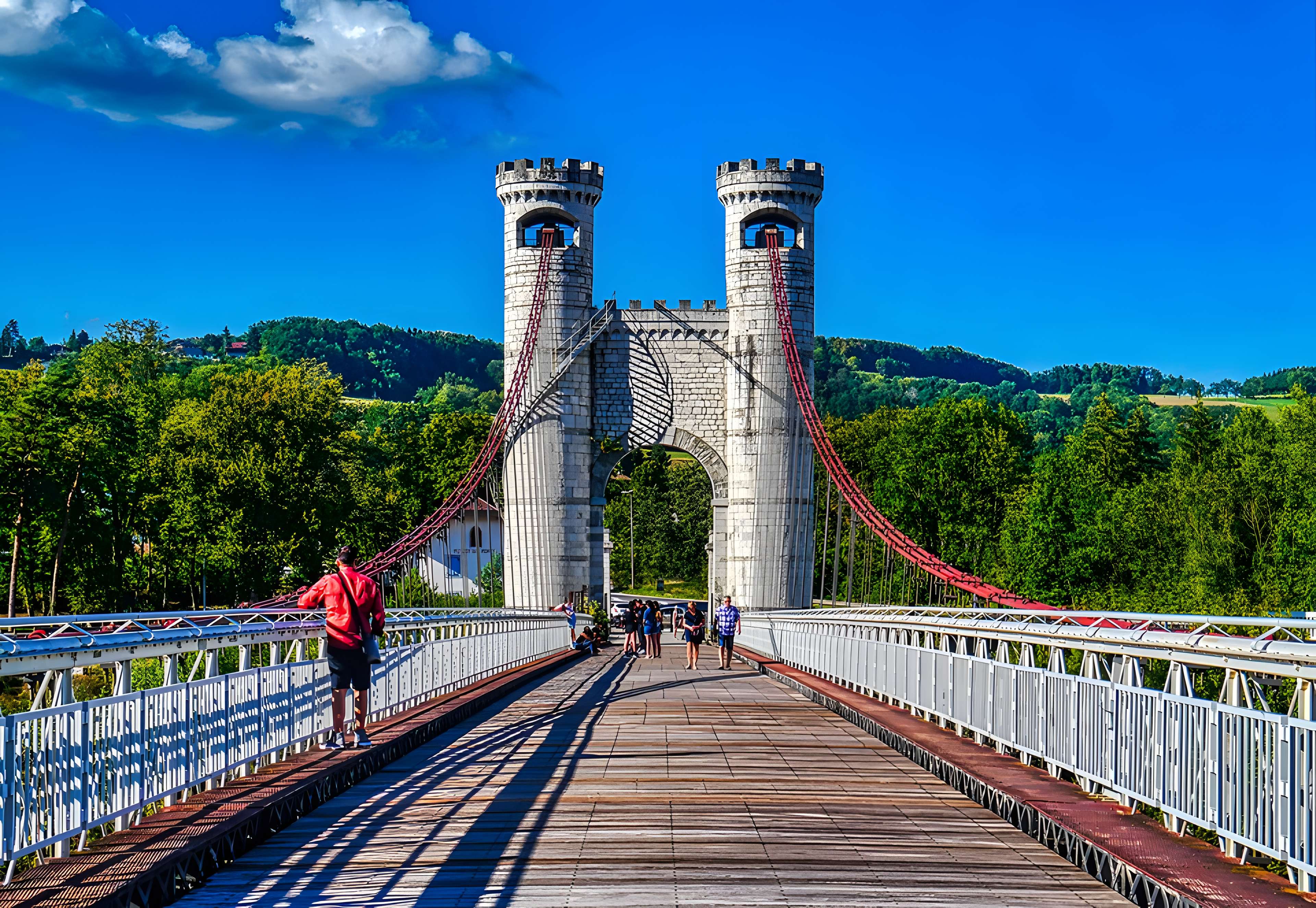 Pont suspendu de la Caille (également sur commune d'Allonzier-la-Caille)
