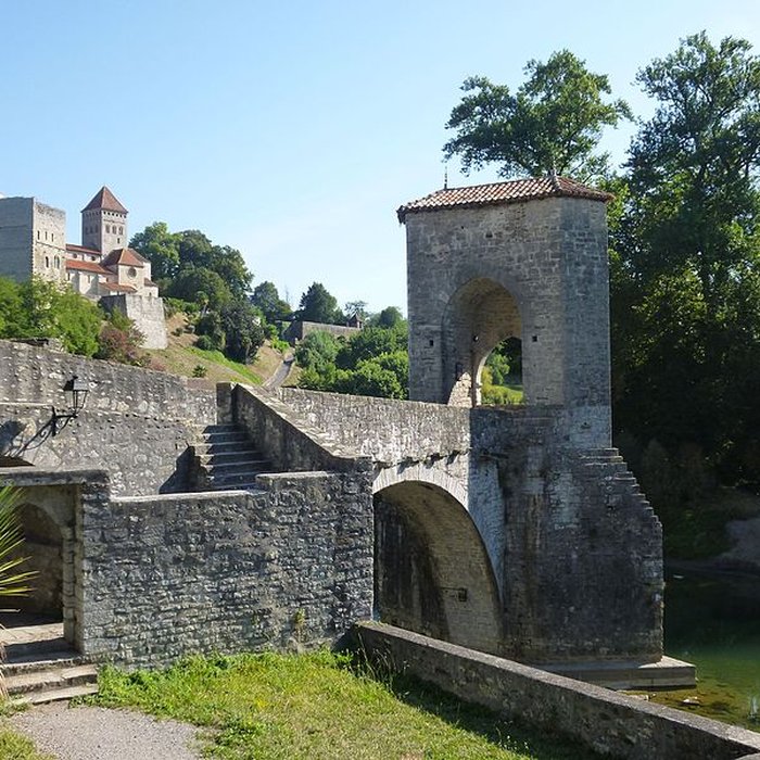 Photo de Pont de la Légende à Sauveterre-de-Béarn