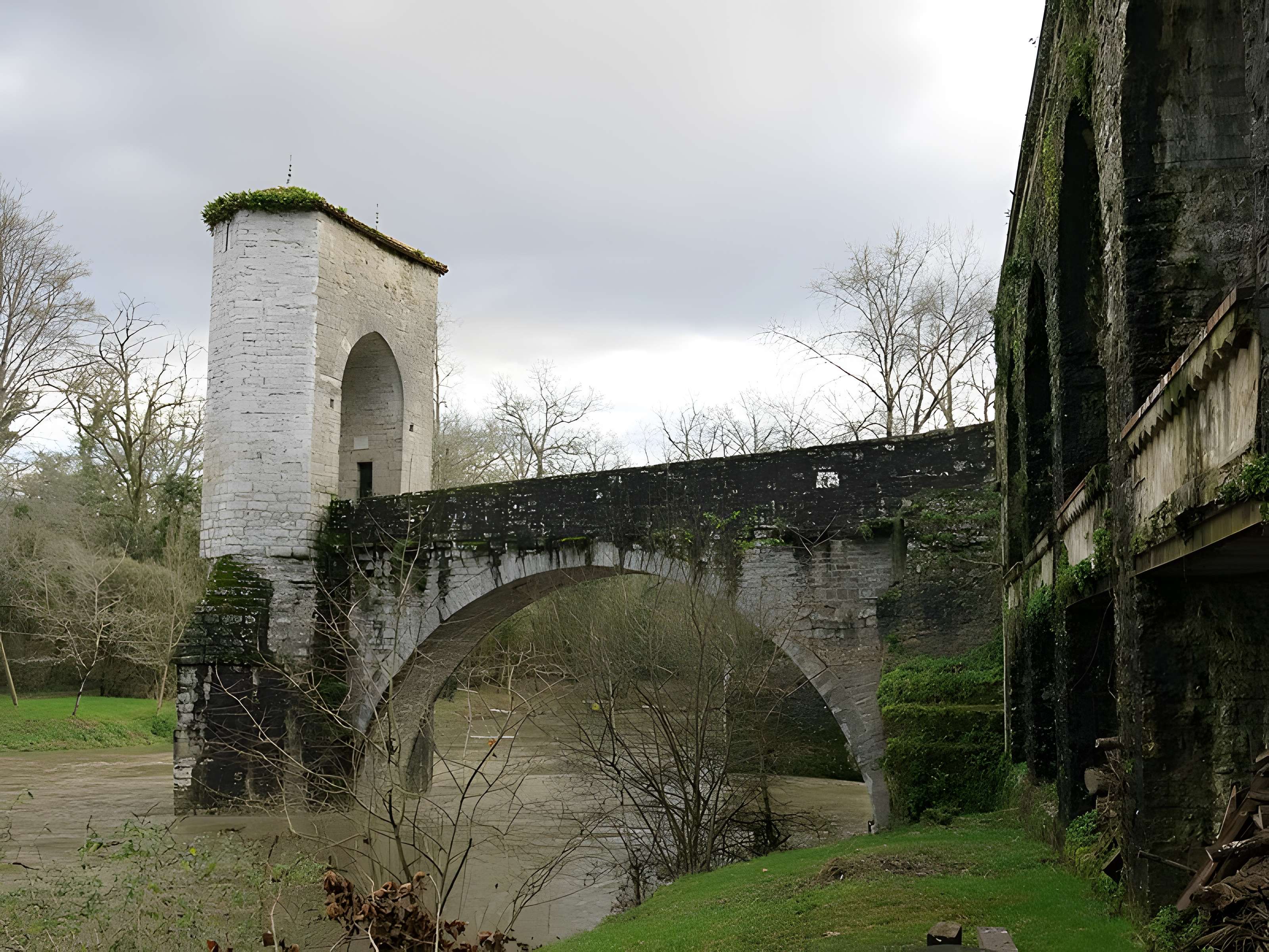 Pont de la Légende à Sauveterre-de-Béarn