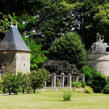 chateau de la foret a sainte verge