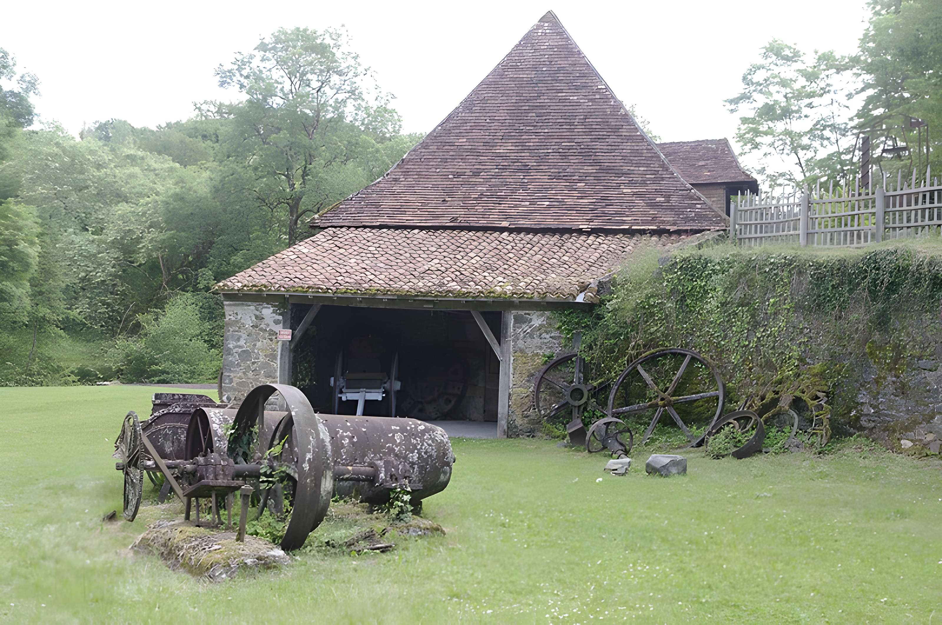 Château de la Forge à Savignac-Lédrier