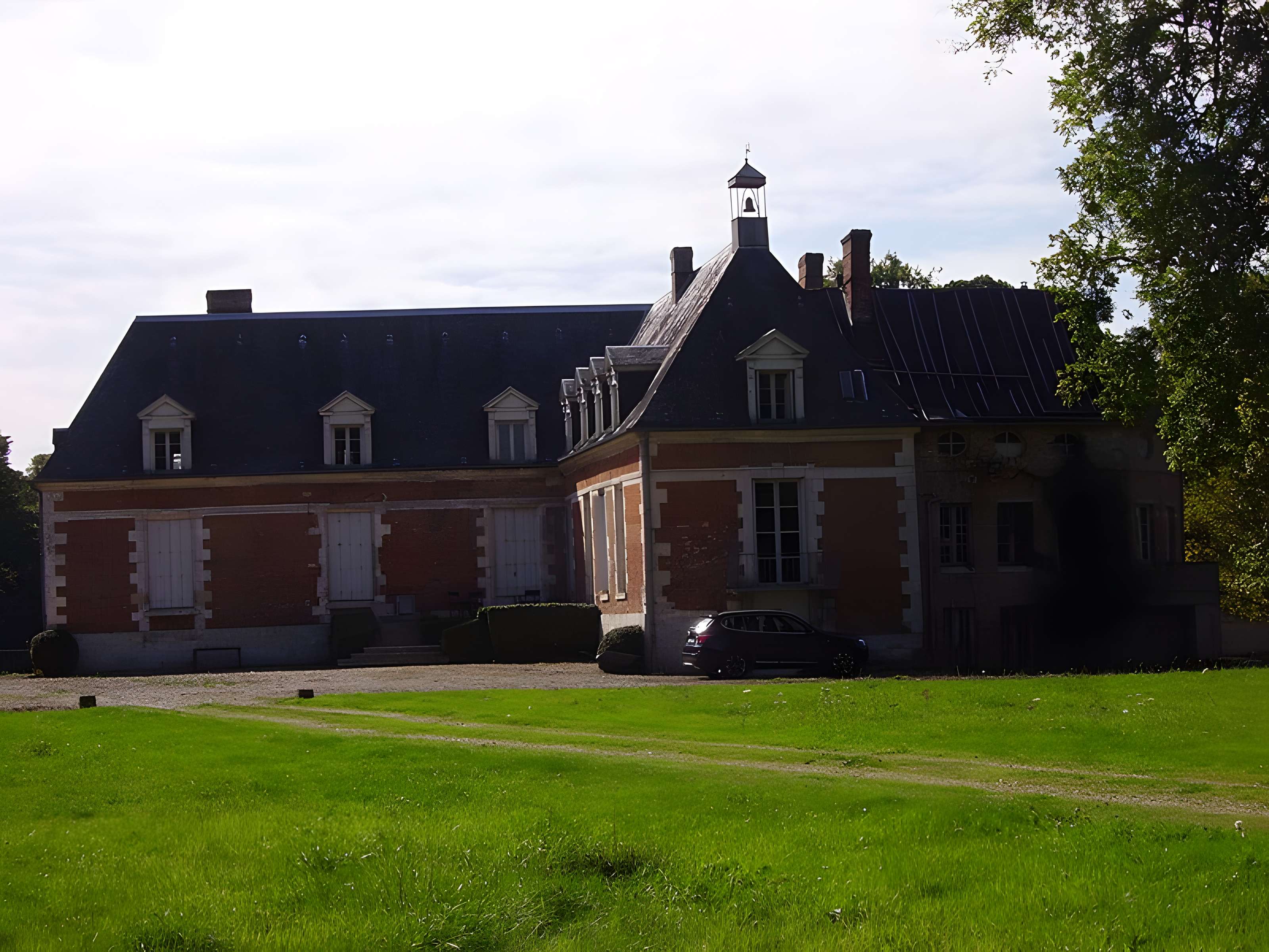 Château de la Mésangère (également sur commune de Saint-Pierre-du-Bosguérard)