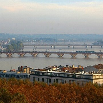 Pont de pierre à Bordeaux