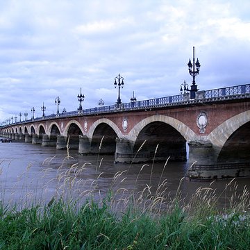 Pont de pierre à Bordeaux