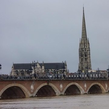 Pont de pierre à Bordeaux