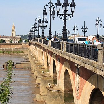 Pont de pierre à Bordeaux