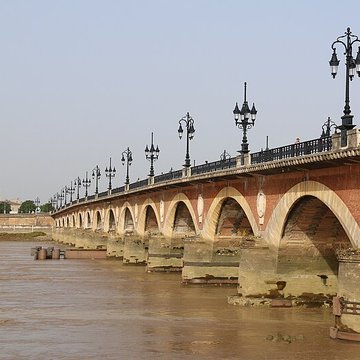 Pont de pierre à Bordeaux