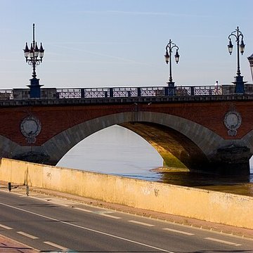 Pont de pierre à Bordeaux